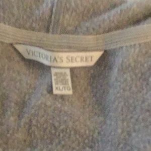Victoria Secrets pullover